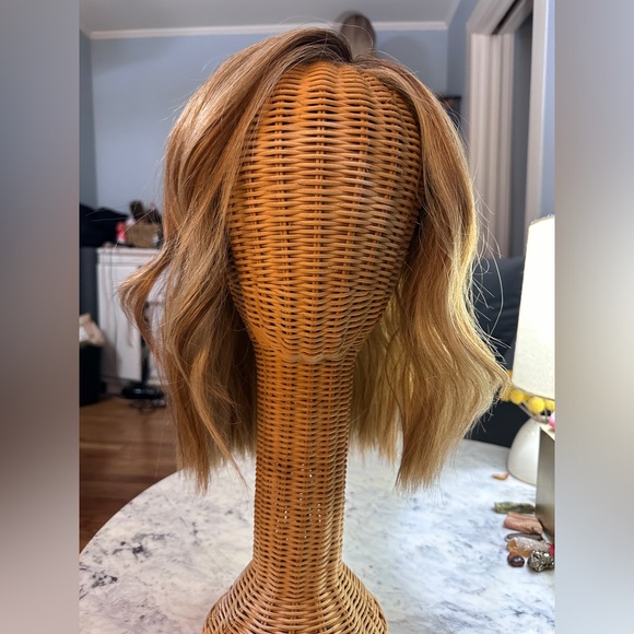 Raquel Welch Big Spender HF Synthetic Lacefront Wig Monotop in Shaded Wheat - Picture 2 of 13